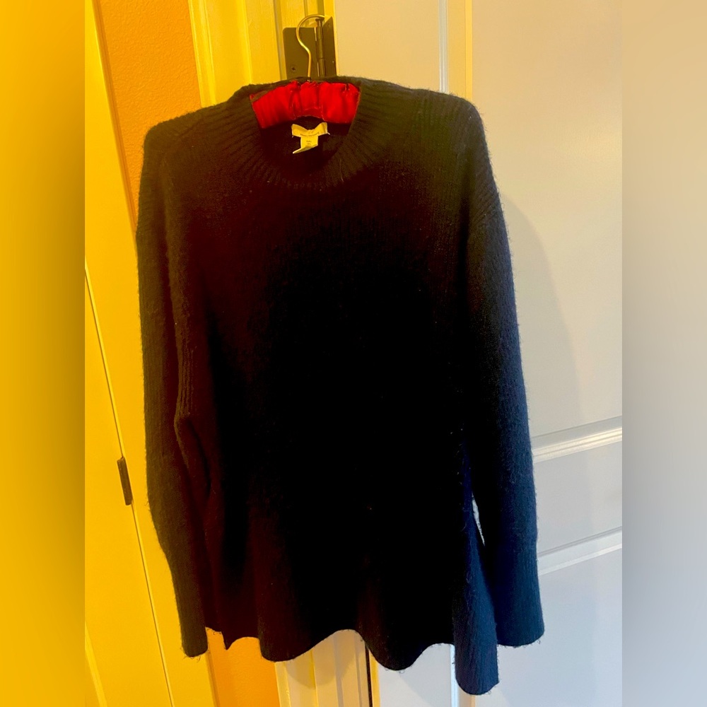 Super soft H & M maternity sweater size large